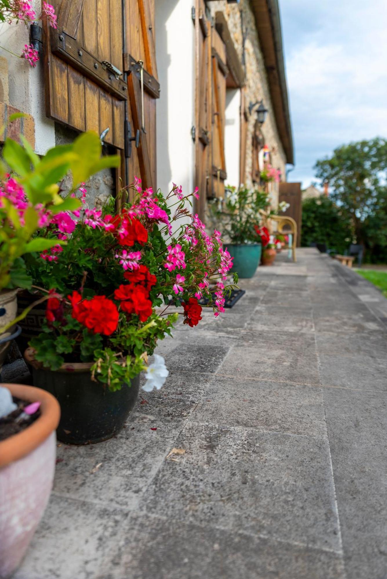 Le Chene D'Or Bed & Breakfast Marcheseuil Exterior photo