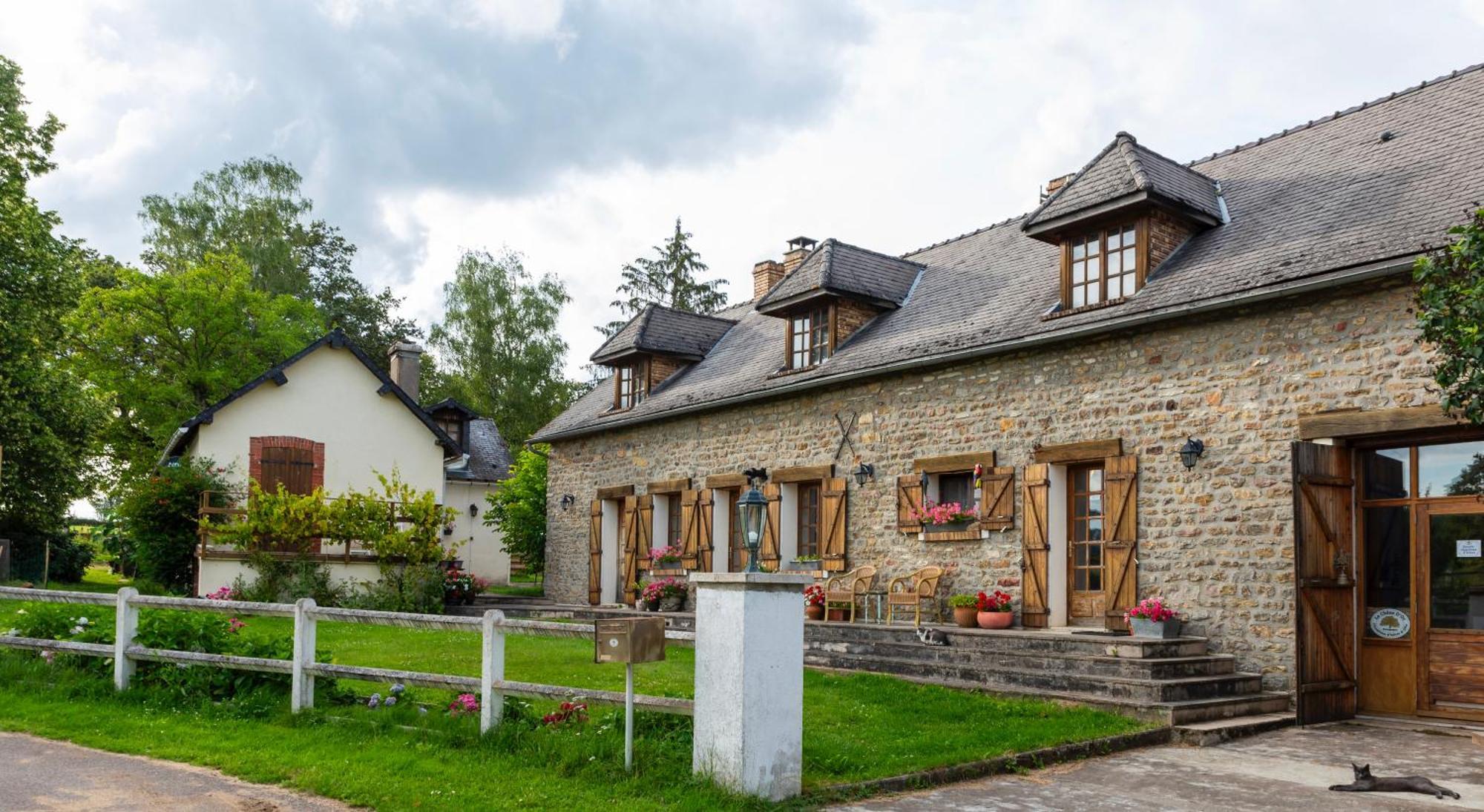 Le Chene D'Or Bed & Breakfast Marcheseuil Exterior photo